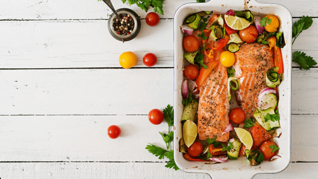 Almoço de feriado em 30 minutos: salmão assado com legumes