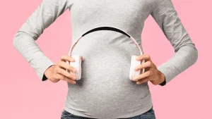 Leia mais sobre o artigo Quais os benefícios de cantar música para bebê na barriga?
