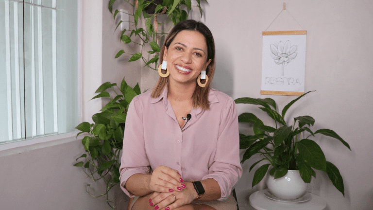 Giliane falando sobre a rotina do bebê