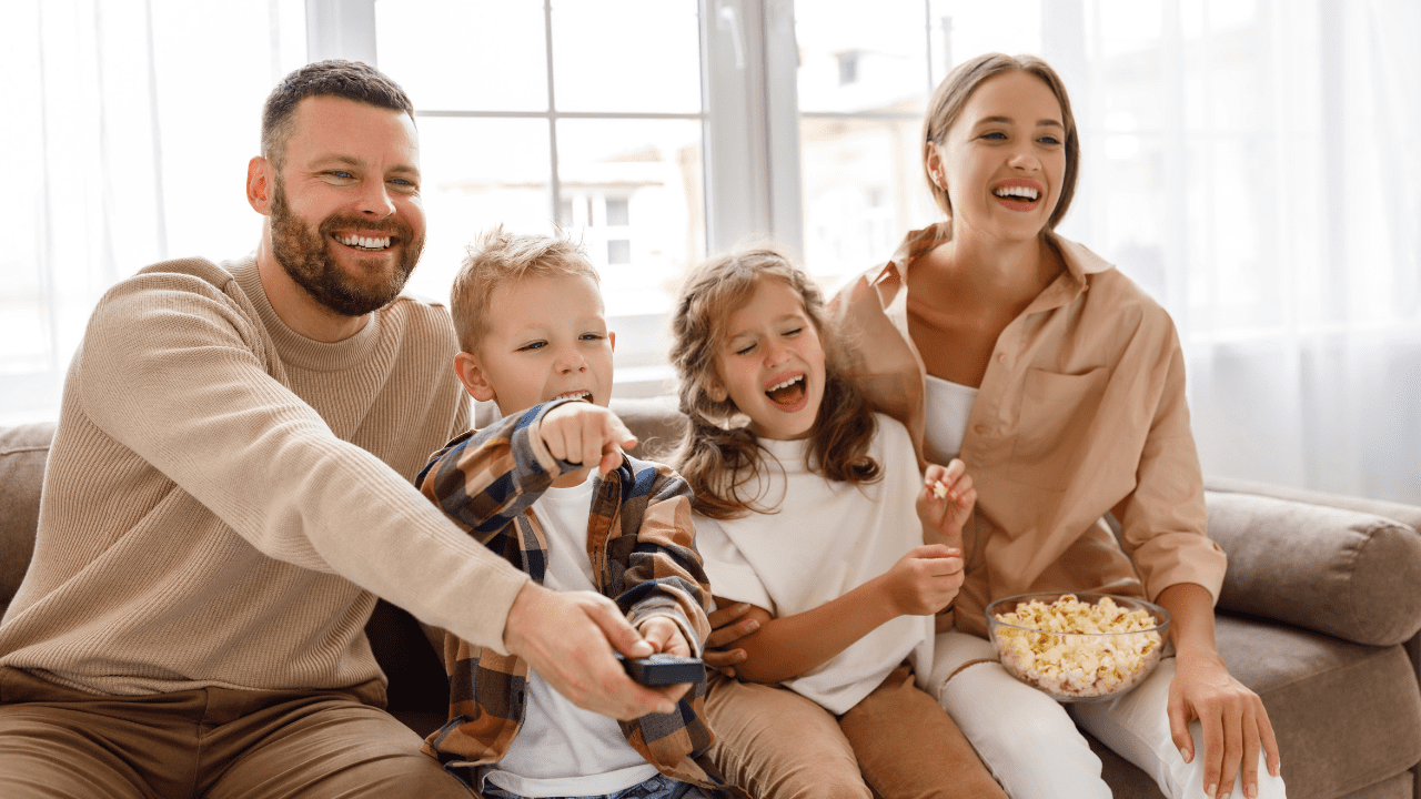 Por que as crianças assistem ao mesmo filme várias vezes?