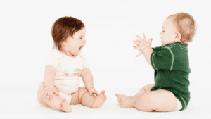 Leia mais sobre o artigo Bebê de 7 meses: guia completo para pais e cuidadores